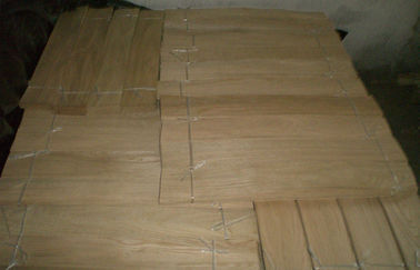 良くまっすぐな王冠の切口に床を張るカスタマイズされたブラウン灰の木製のベニヤ