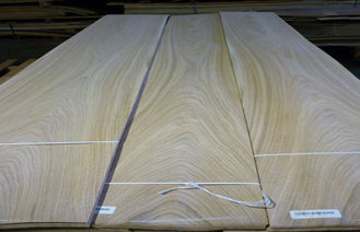 ホワイト オークのベニヤの木製の羽目板、自然で装飾的な王冠の切口のベニヤ