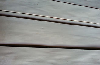 性質のかえでのシラカバ木ベニヤによってスライスされる切口、堅材のベニヤ シート