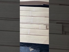 洗浄されたホワイト オークのベニヤ