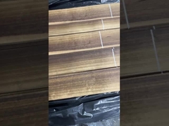 スモークの/腹を立てられたユーカリ木ベニヤ