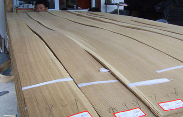 木製のベニヤの合板は四分の一切口を張り合わせるブラウン自然な0.5mmの厚さに広げる