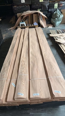 Custom Width Oak Veneer Sheets in Quarter Cut Grain for Customized Finish