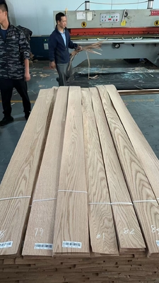 Custom Width Oak Veneer Sheets in Quarter Cut Grain for Customized Finish