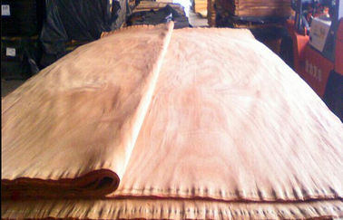 Ab の等級が付いている自然な回転式切口の Okoume のベニヤ シート/木製の穀物のベニヤ